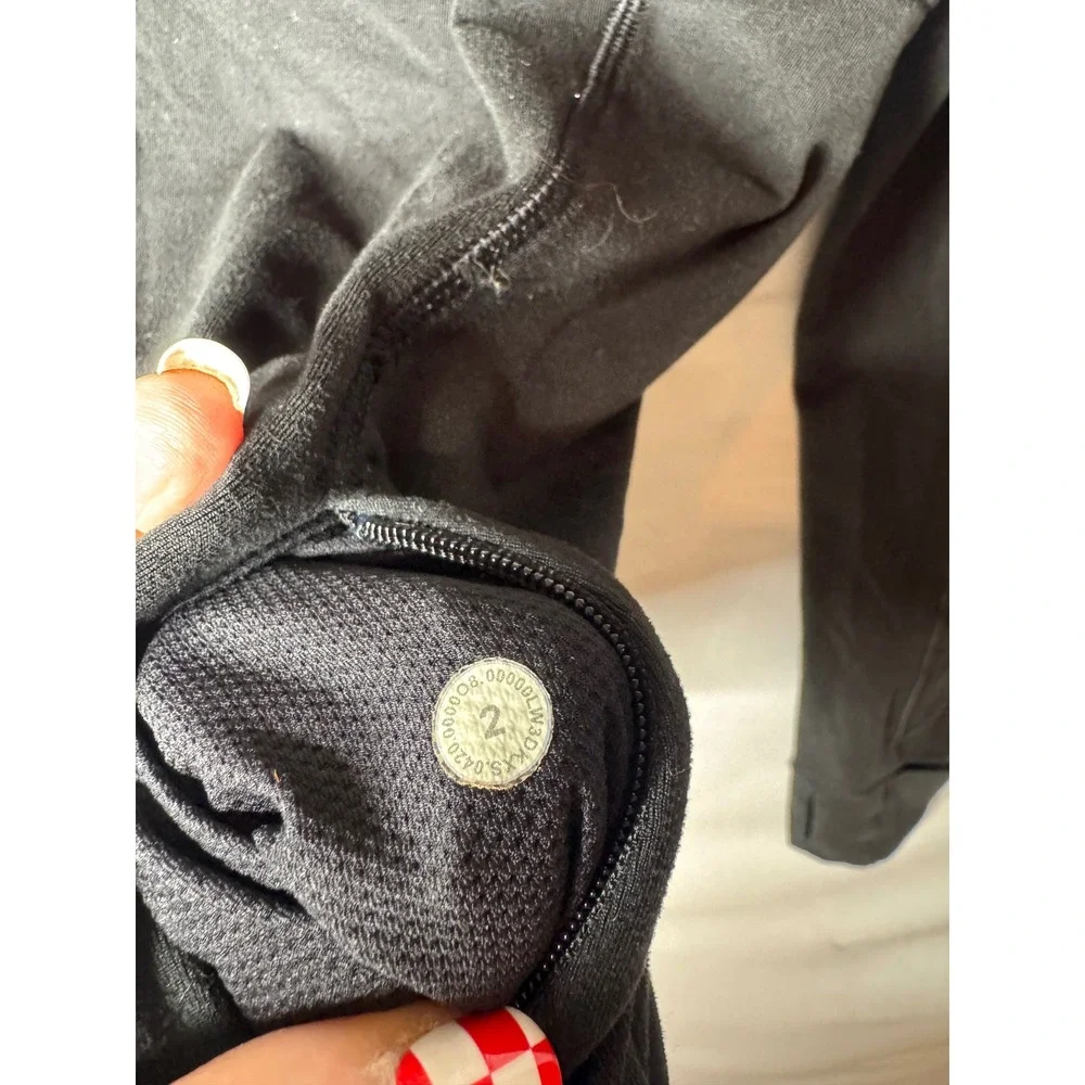 Lululemon Rulu Black Long Sleeve Running Top Thumbholes Zip Pocket Size 2
